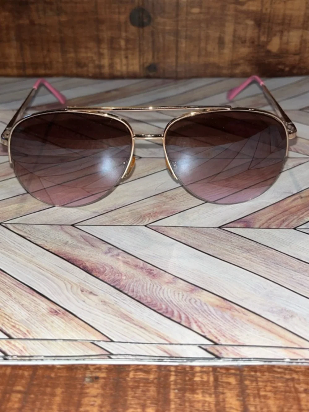 Naturalizer Aviator gold & pink Sunglasses with gradient brown lenses